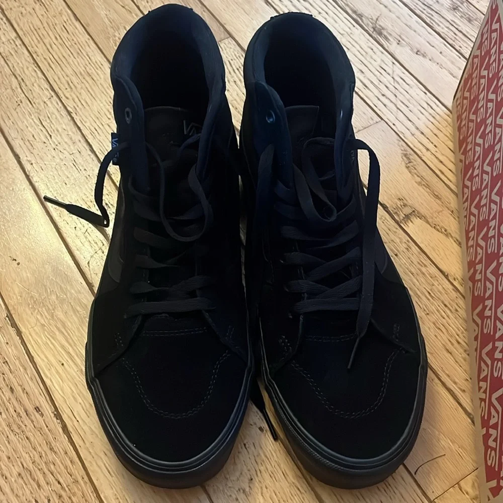 Vans Brand new with box - Picture 3 of 6
